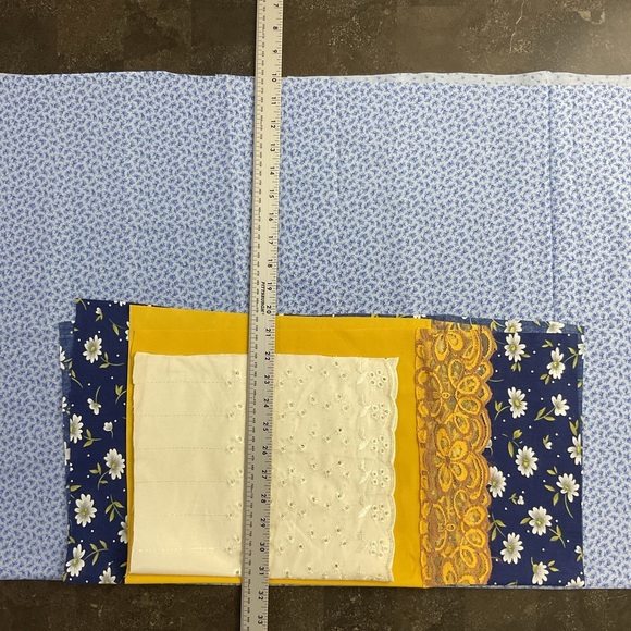 Vintage 4 piece coordinated fabric lot for sewing & crafting - Picture 8 of 11